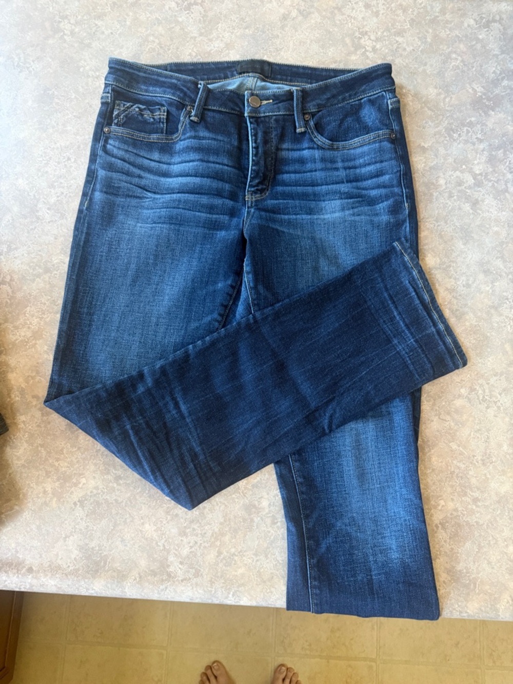 Buckle Black Dark Indigo Straight-Leg Women’s Jeans